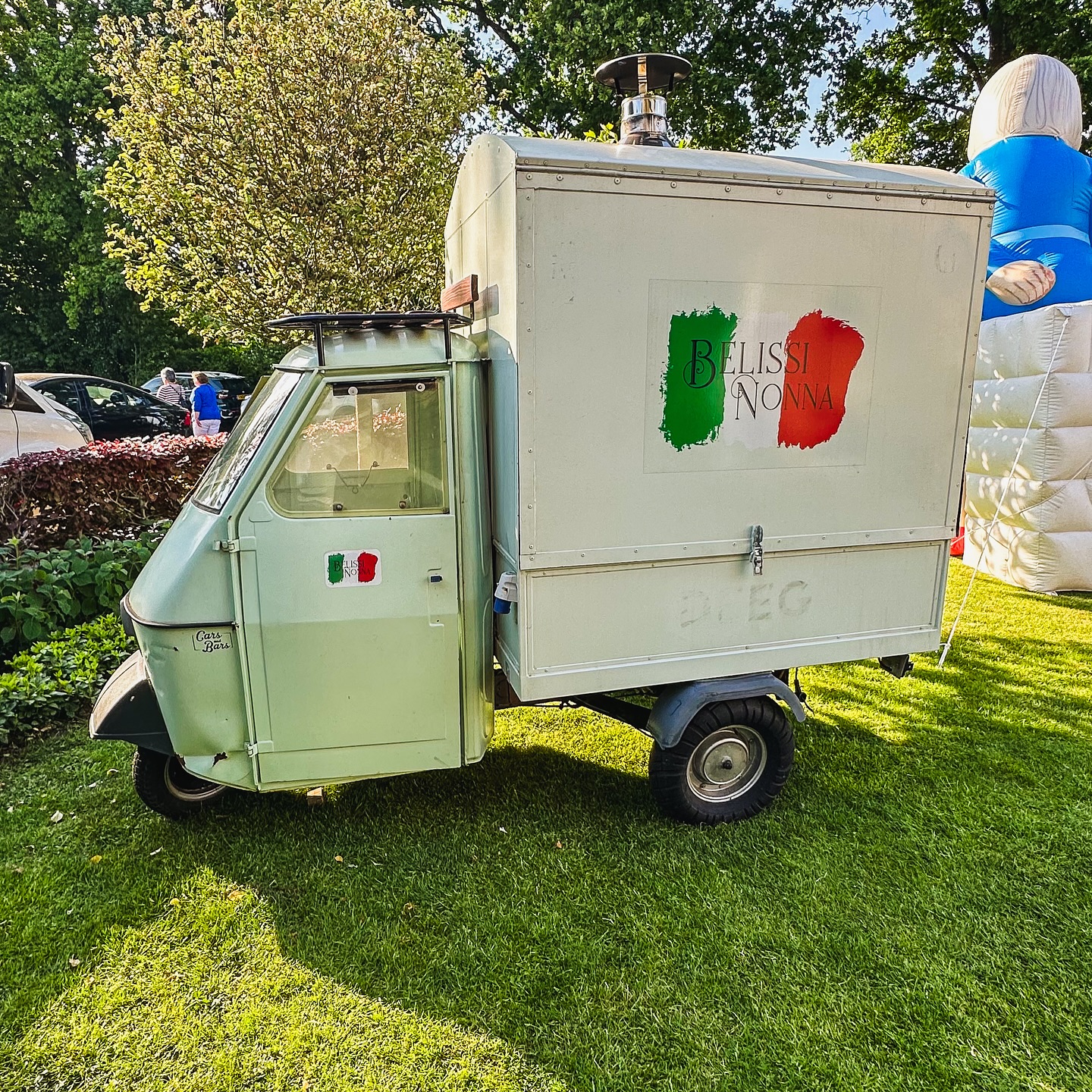 De Belissinonna Piaggio Ape driewieler